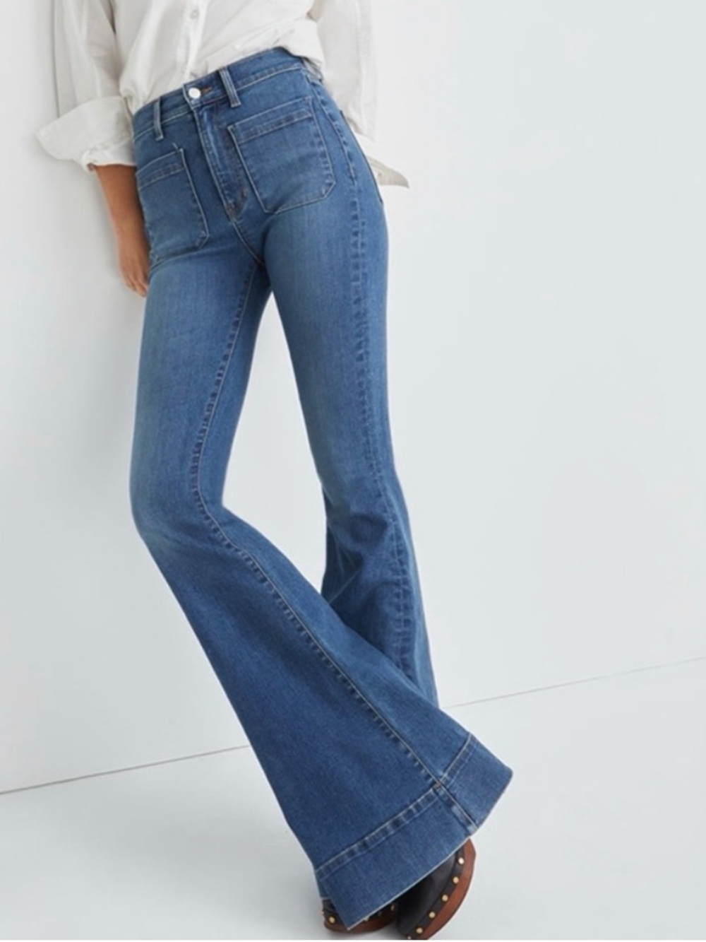 Veronica Beard Sheridan Exaggerated Flare Jeans in Airway Wash Size 24